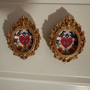 Mini magnets with vintage ribbon